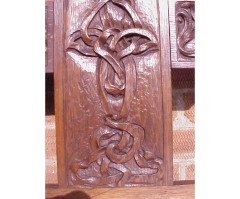 A Celtic Arts & Crafts carved Oak settle with carved dragons to the tops - Thumbnail 10