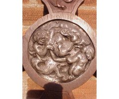 A Celtic Arts & Crafts carved Oak settle with carved dragons to the tops - Thumbnail 16