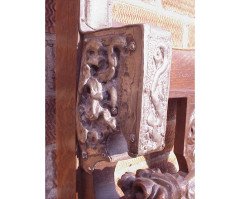 A Celtic Arts & Crafts carved Oak settle with carved dragons to the tops - Thumbnail 22