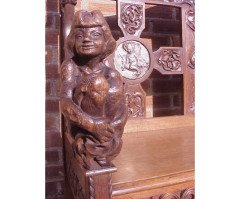 A Celtic Arts & Crafts carved Oak settle with carved dragons to the tops - Thumbnail 28