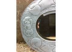 An Arts & Crafts pewter mirror with decorative heart and abstract line details - Thumbnail 4