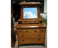 Harris Lebus. An Arts & Crafts Oak bedroom pair - Thumbnail 8