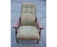 Jas Shoolbred and Co. An Oak Arts & Crafts reclining Armchair - Thumbnail 2