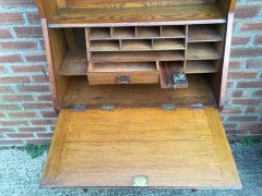 Maple & Co., an Arts & Crafts Oak Bureau Bookcase - Thumbnail 4