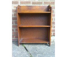 A Well-Crafted Arts & Crafts little Oak bookshelf - Thumbnail 1