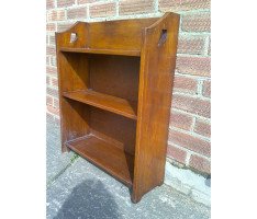 A Well-Crafted Arts & Crafts little Oak bookshelf - Thumbnail 2
