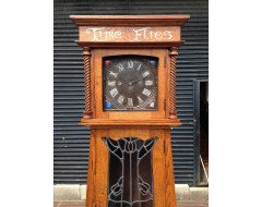 E. A. Taylor. A rare Arts & Crafts Glasgow school Oak grandfather clock with inlaid pewter motto to the top 'TIME FLIES'. - Thumbnail 5
