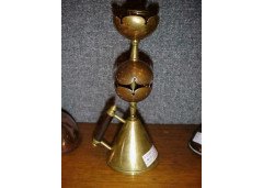 Dr. Christopher Dresser. An Arts & Crafts brass and copper chamberstick - Thumbnail 1