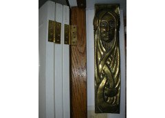 Rare pair of Seccessionist brass brackets depicting Glasgow Style Maidens - Thumbnail 1