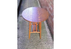 Waring & Gillow. A Well-Crafted Arts & Crafts Oak side table - Thumbnail 2