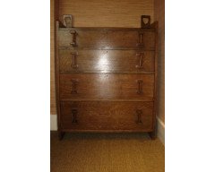 Liberty & Co. An Atheleston (1/4 sawn) Oak chest of drawers - Thumbnail 1