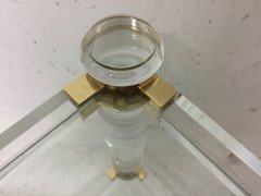 A square Lucite and brass two tier side table probably French - Thumbnail 7