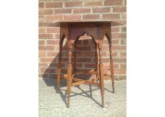 Liberty & Co. A rare Liberty & Co. Oak sidetable - Thumbnail 2