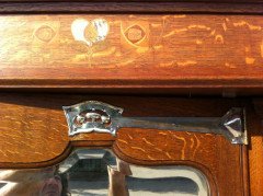 Shapland & Petter. A good Arts & Crafts Oak bedroom pair with abalone - Thumbnail 3