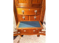 Shapland & Petter. A good Arts & Crafts Oak bedroom pair with abalone - Thumbnail 17