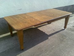 Thonet. A ten seater Arts & Crafts wind-out Oak dining table with beautiful figured grain. - Thumbnail 2