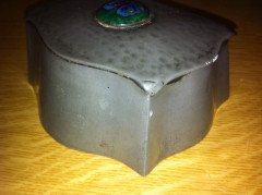 Liberty & Co. An Arts & Crafts pewter box - Thumbnail 4
