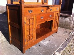 A Good Arts & Crafts Oak Sideboard in the Glasgow-Style - Thumbnail 8