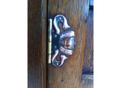 A Good Arts & Crafts Oak Sideboard in the Glasgow-Style - Thumbnail 10