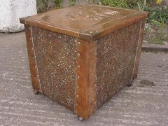 An Arts & Crafts copper coal/log box - Thumbnail 1