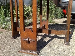 M. H. Baillie Scott, Style of. An Arts & Crafts Oak sidetable - Thumbnail 7