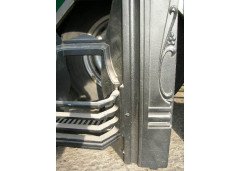 Arts & Crafts fireplace with stylised floral details - Thumbnail 4