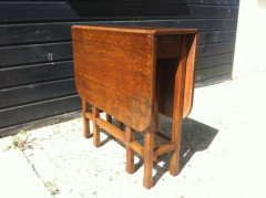 A Well-Crafted Arts & Crafts Oak side/drop leaf table - Thumbnail 1