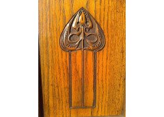 A Glasgow-Style Arts & Crafts Oak Sideboard with Stylised Cut-outs to the Top & to the Sweeping Base - Thumbnail 7