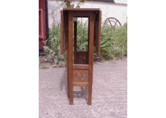 Wylie & Lochhead. A Well-Crafted Little Arts & Crafts Oak Drop Leaf Table - Thumbnail 3