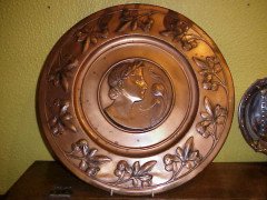 WMF. A pair of wall plaques depicting Art Nouveau Maiden and Gentleman - Thumbnail 3