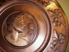 WMF. A pair of wall plaques depicting Art Nouveau Maiden and Gentleman - Thumbnail 4