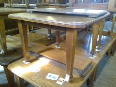 A Well-Crafted Arts & Crafts Oak Extending Dining Table with One 18" Leaf