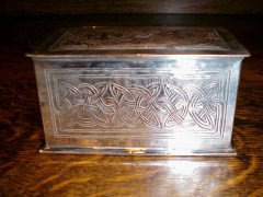 W H Hawson for Keswick School of Industrial Art. A fantastic silver plated casket with celtic interlacing - Thumbnail 2