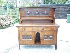 G. M. Ellwood for Bath Cabinet Makers. An Art and Crafts Glasgow Style Oak sideboard - Thumbnail 1