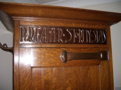 A Well-Crafted Arts & Crafts Oak hallrobe and matching hallseat - Thumbnail 3