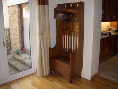 A Well-Crafted Arts & Crafts Oak hallrobe and matching hallseat - Thumbnail 5