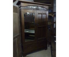 An Arts & Crafts Oak double wardrobe and dressing table in the Glasgow Style - Thumbnail 2