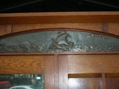 An Arts & Crafts Oak double wardrobe and dressing table in the Glasgow Style - Thumbnail 3