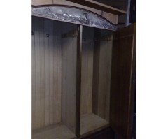 An Arts & Crafts Oak double wardrobe and dressing table in the Glasgow Style - Thumbnail 5