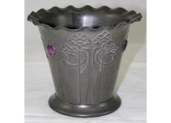 Liberty & Co. A Tudric pewter vase - Thumbnail 1