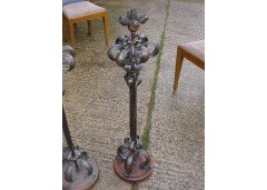 A tall pair of Arts & Crafts hand-hammered copper floor or Knurl/Post lamp - Thumbnail 2