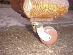 An Arts & Crafts 'round ended' wind-out extending dining table - Thumbnail 4