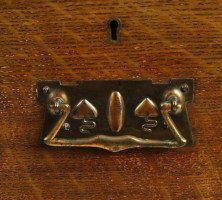 An Arts & Crafts Oak chest of drawers with good stylised copper handles - Thumbnail 4