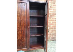 Shapland & Petter. A Super Quality Edwardian Walnut Display Cabinet Stamped S Pb to the Locks - Thumbnail 4
