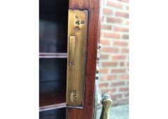 Shapland & Petter. A Super Quality Edwardian Walnut Display Cabinet Stamped S Pb to the Locks - Thumbnail 5