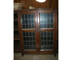 Liberty & Co. A quality Arts & Crafts 1/4 sawn Oak breakfront bookcase - Thumbnail 2