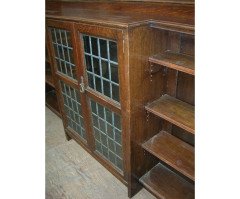 Liberty & Co. A quality Arts & Crafts 1/4 sawn Oak breakfront bookcase - Thumbnail 6