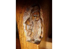Thomas Gnomeman Whittaker. A Well-Crafted Oak sidetable - Thumbnail 2
