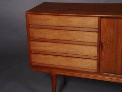 Rare Model 18 teak sideboard having four drawers and two sliding doors - Thumbnail 4