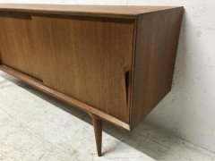 Rare Model 18 teak sideboard having four drawers and two sliding doors - Thumbnail 8